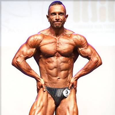 MACIEJ BRZECZAK