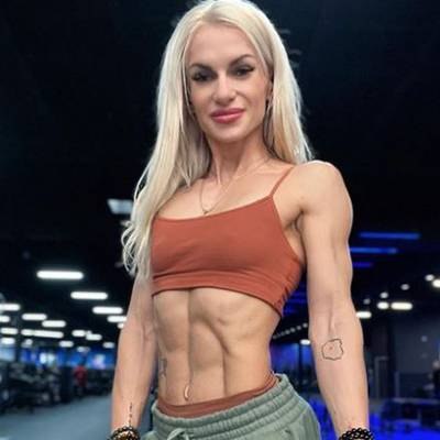 PAULINA LESNIEWSKI