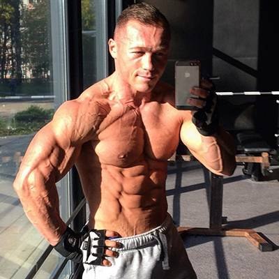 TOMASZ SADKOWSKI