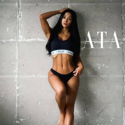 YUN NA LEE