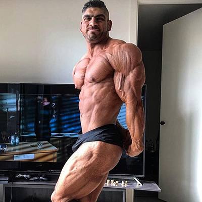 CHRIS KAVVALOS