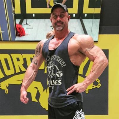 DENNIS KLOSTER