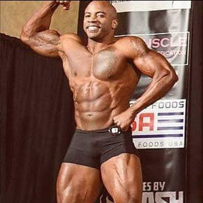 DERRICK ROACH SR