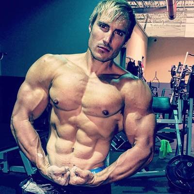 DERRICK ROBERTSON
