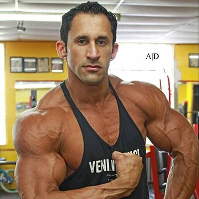 JOHNNY MANGUAL