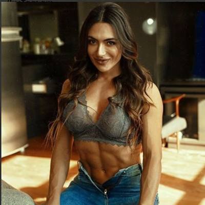 JULIA CHITARRA DE MELLO