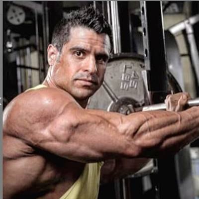 JULIÁN PAREDES